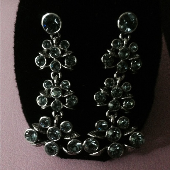 Givenchy earrings gorgeous blue crystals🎀🌷