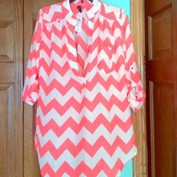 Neon chevron top