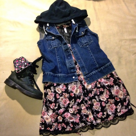 Floral Button Up Dress Kimono Vest - Picture 2 of 3