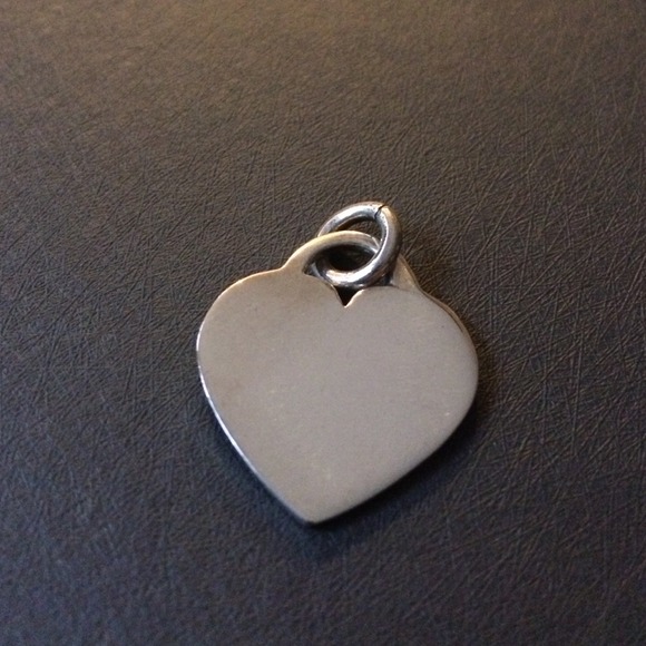 .925 sterling silver charm🎀