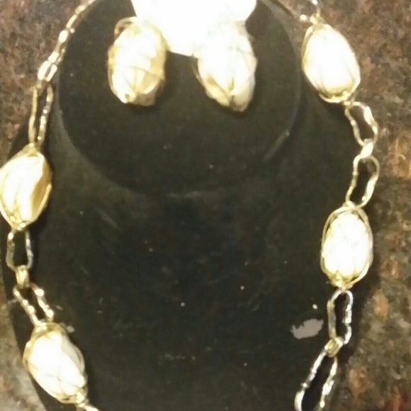 Jewelry Set - Picture 2 of 2