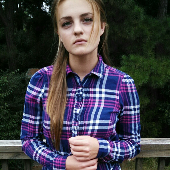 American eagle flannel long sleeve shirt.