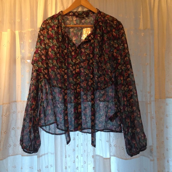 Long sleeve sheer shirt 💄