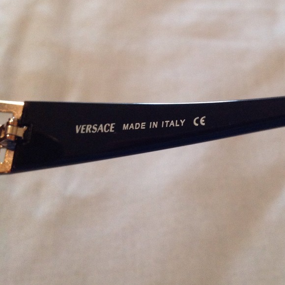 Versace sunglasses - Picture 3 of 4