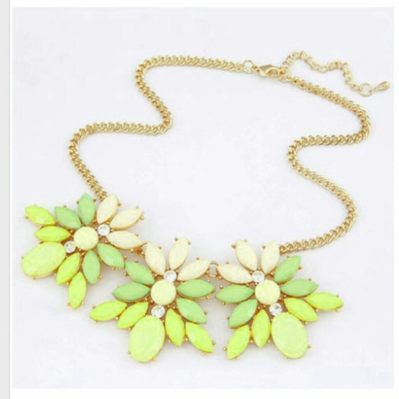 Jewelry - Tri Color Necklace