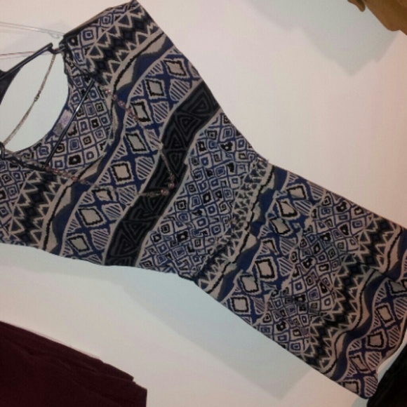↓↓ Patterned Dress - Picture 2 of 3