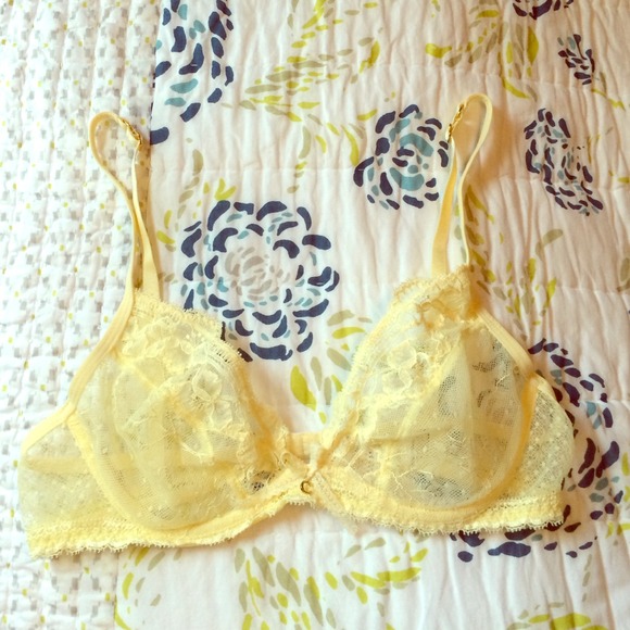 💛Chantelle Lace bra 34C