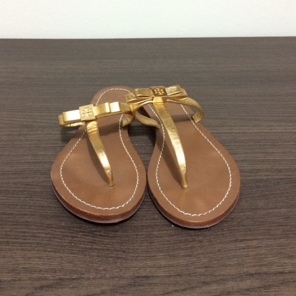 Tory Burch Bow Sandals in Gold!