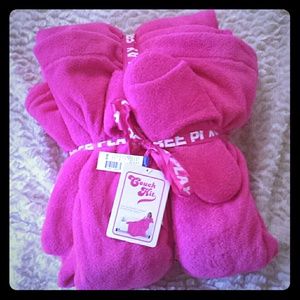 Sleeved blanket lounger and matching slippers