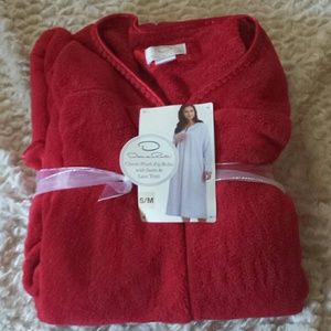 Classic plush zip robe with satin & lace trim