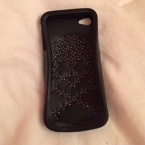 ✨💀Black IPhone 4/4s case w/ silver stud skull💀✨ - Picture 2 of 4