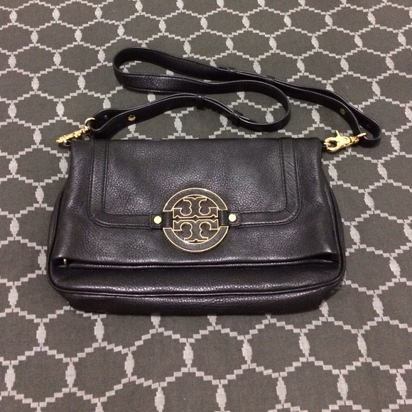 Tory Burch Amanda Fold-over Bag in Black!