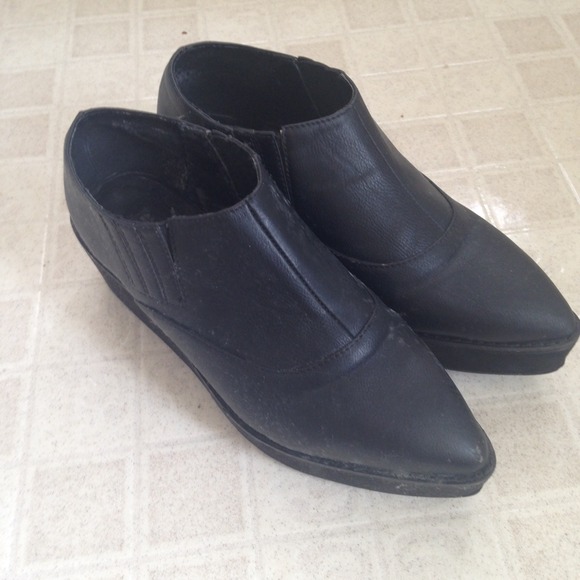 Deena & Ozzy Black Platforms