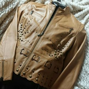 Detailed leather jacket w/ beautiful hardware