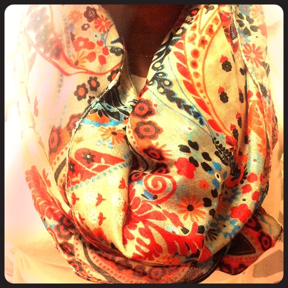 Scarf - Picture 1 of 3