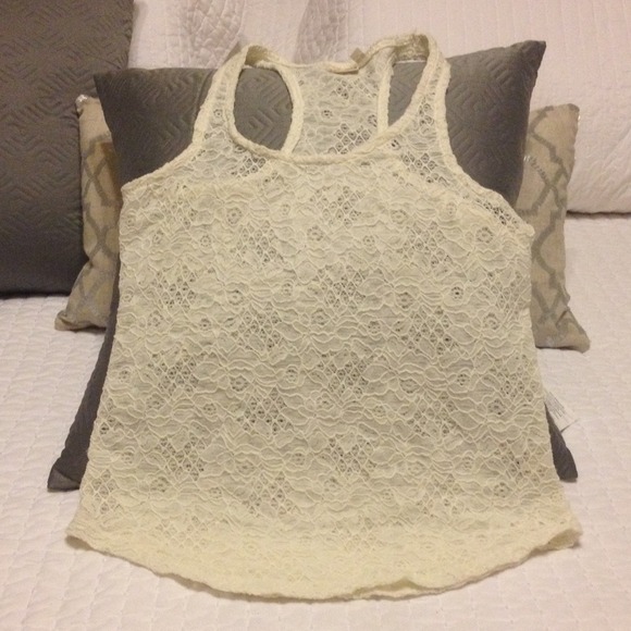 🚫Traded- Lace Tank