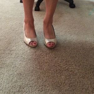 Silver Bandolino peep toes