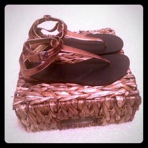 Sold in bundle Old Navy Metallic Sandal-Size 6