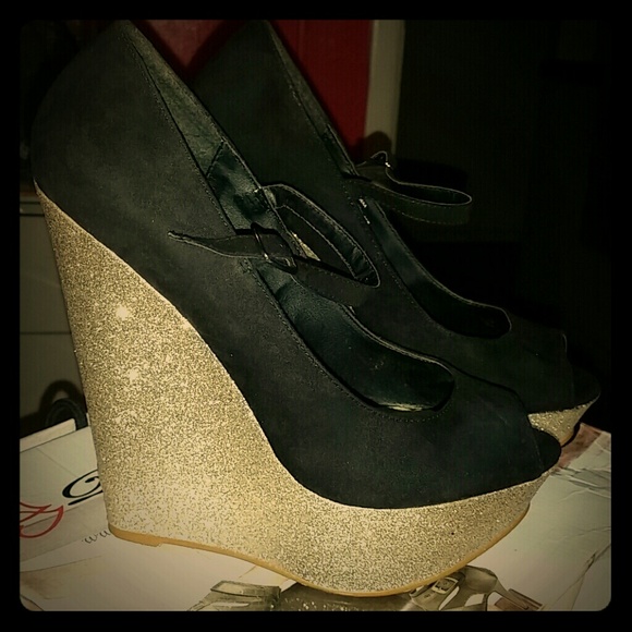 Black & Gold Wedges