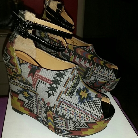 Tribal Grey Wedges