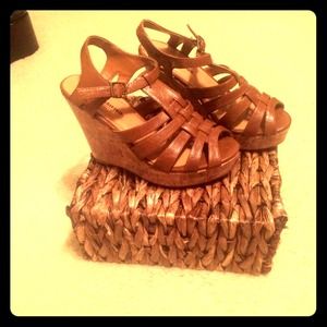 💥FINAL PRICE💥 City Classified Wedge Sandals