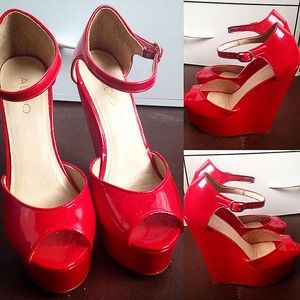 ALDO patent leather wedges