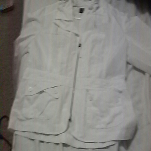 White jacket - Picture 1 of 3