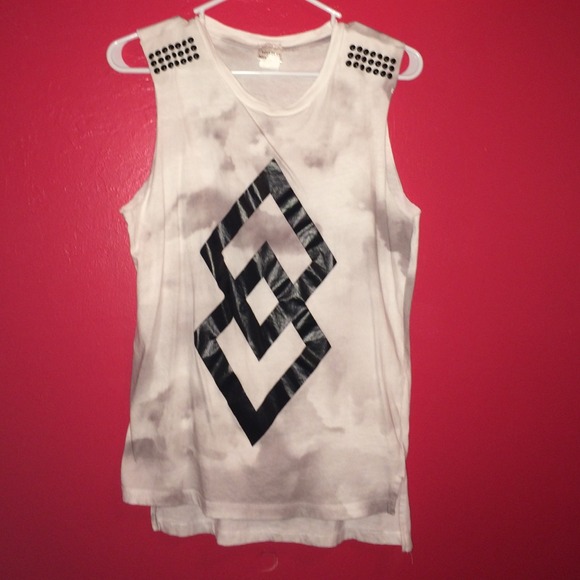 Graphic tee