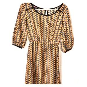 Adorable print long sleeved dress!