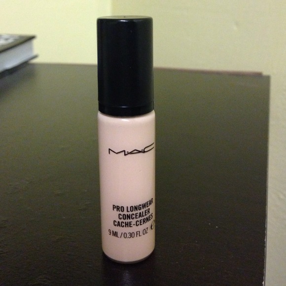 MAC Pro Longwear Concealer in NW15