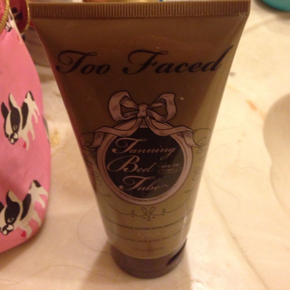 Too faced tanning bed tube