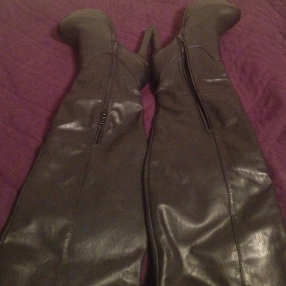 Boots brand new