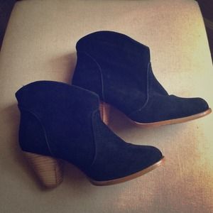 Rampage black suede booties