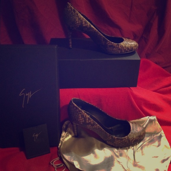 Giuseppe Zanotti Design Londra Pump 39/ 8.5 - Picture 1 of 4