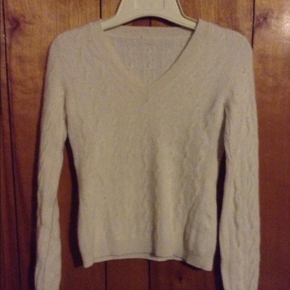 100% Cashmere Sweater NWOT