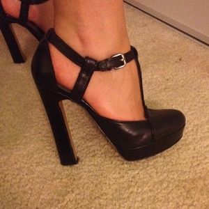 💗4/$40💗 Black ankle strap heels