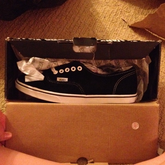 VANS Authentic Lo Pro Black/True White