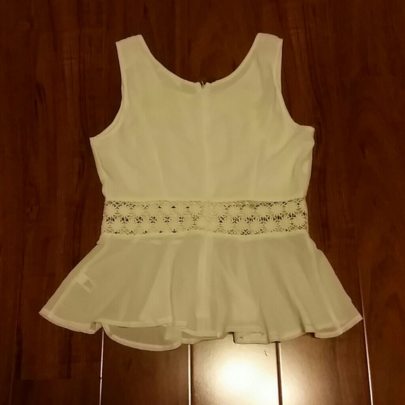 white top - Picture 2 of 2