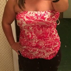 Cute, stretchy red & white top