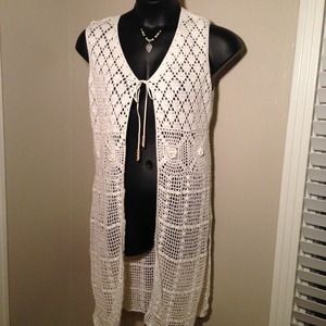 Gorgeous crochet light ivory cream cover!