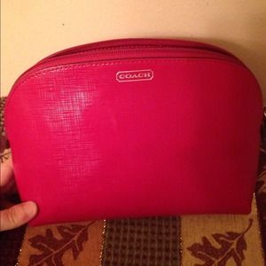 COACH DARCY PATENT LEATHER COSMETIC CASE