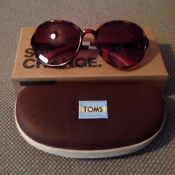 ⚡️Flash Sale⚡️ Toms Sunglasses