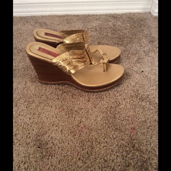 Gold wedges, size 6