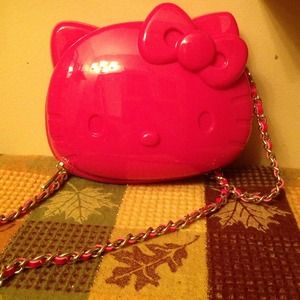 ADORABLE HELLO KITTY CROSSBODY HANDBAG