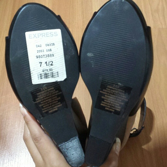Express Wedge Heels - Picture 2 of 4