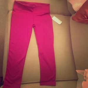 Fabletics Lima Capri legging