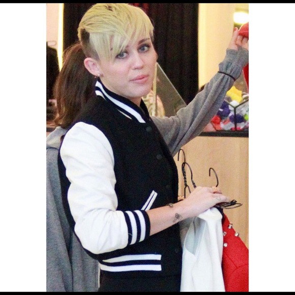 🎈sold in bundle🎈Chic varsity bomber jacket - Picture 2 of 3