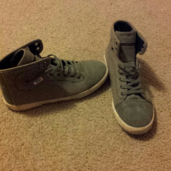 Vans - Picture 1 of 3