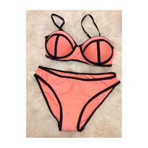 ✨Triangl inspired Bathing suit✨ NWT!