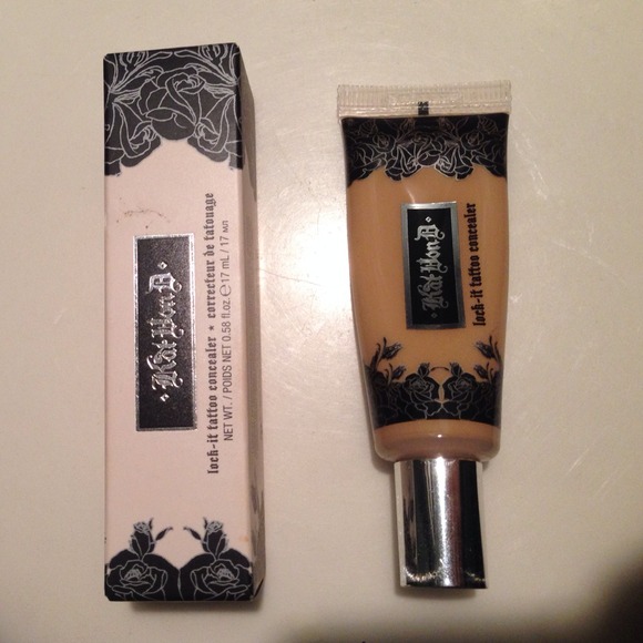 SOLD Kat Von D lock-it tattoo concealer